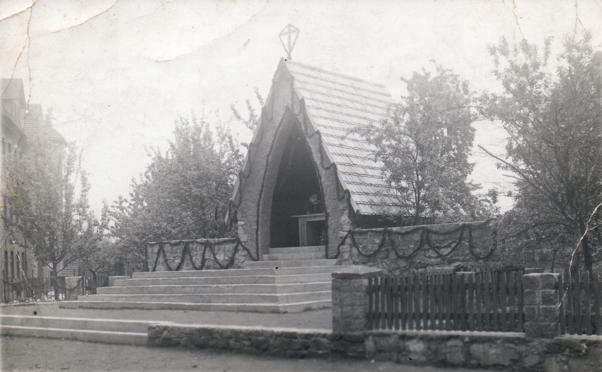 Budowa groty w 1954 roku