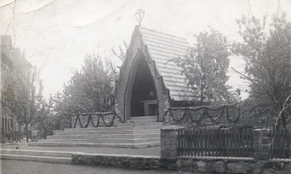 Budowa groty w 1954 roku